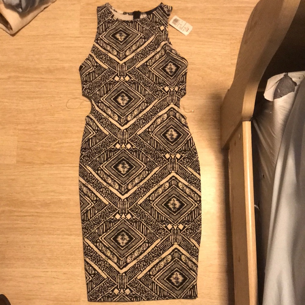 Black and white pattern Windsor body on dress